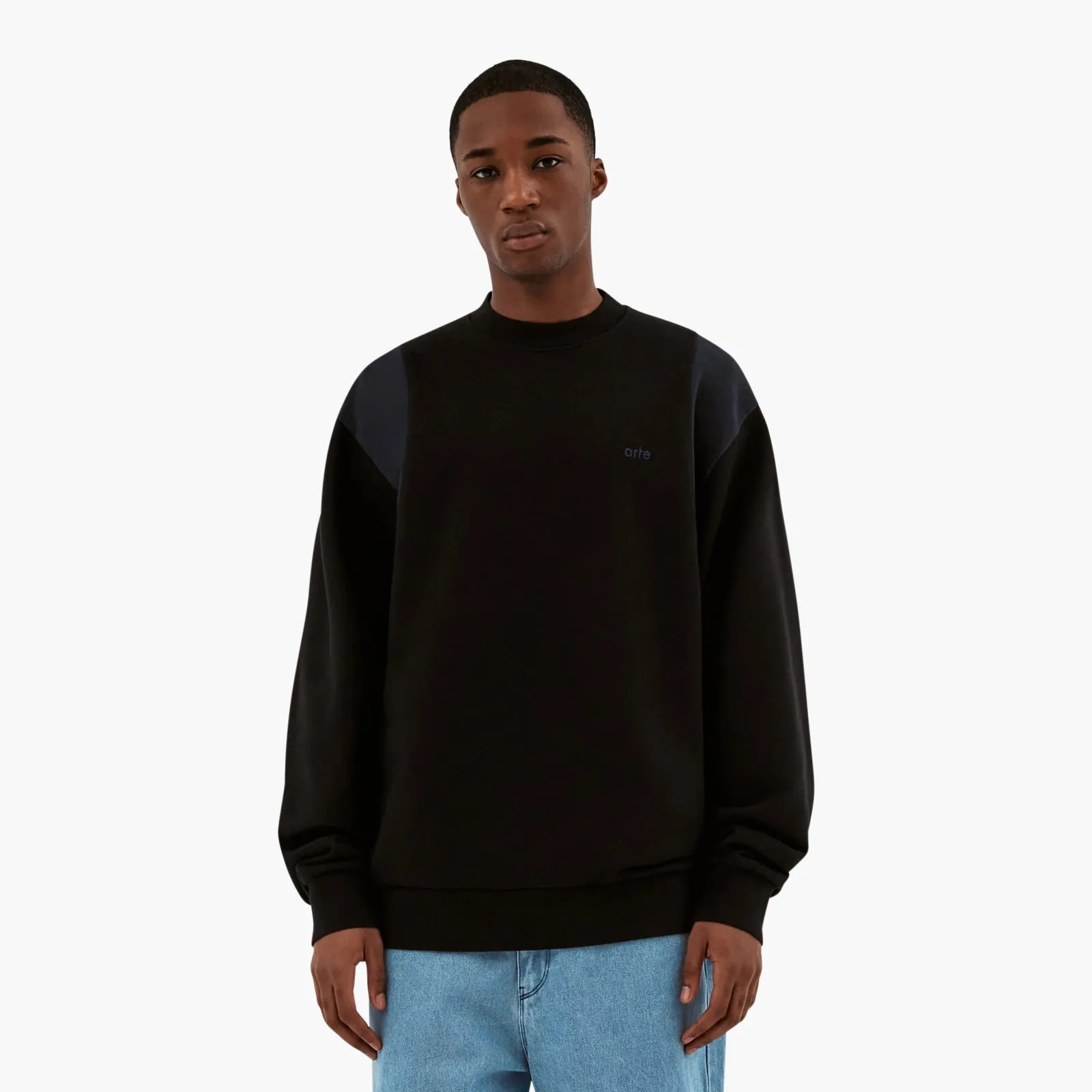 Arte Charles Crewneck