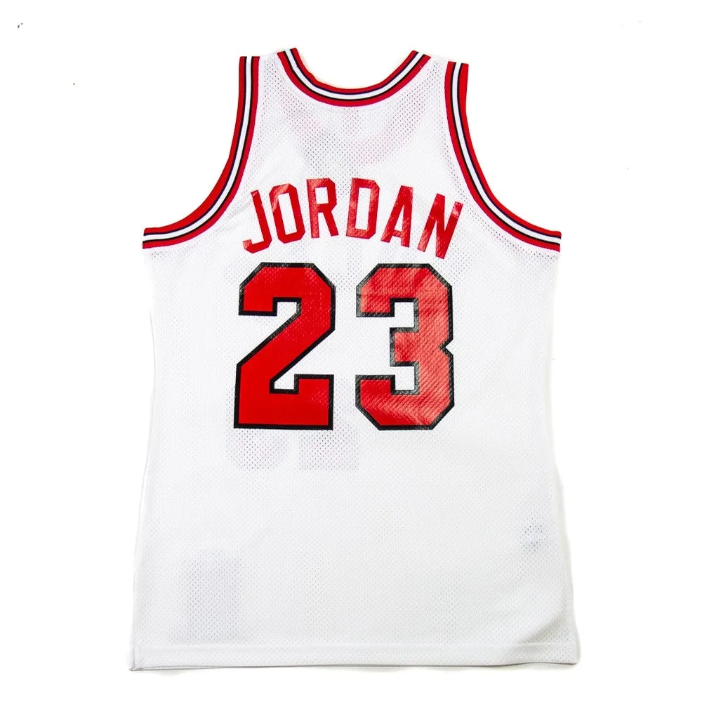 Authentic Chicago Bulls Jersey '84-'85 (Jordan)