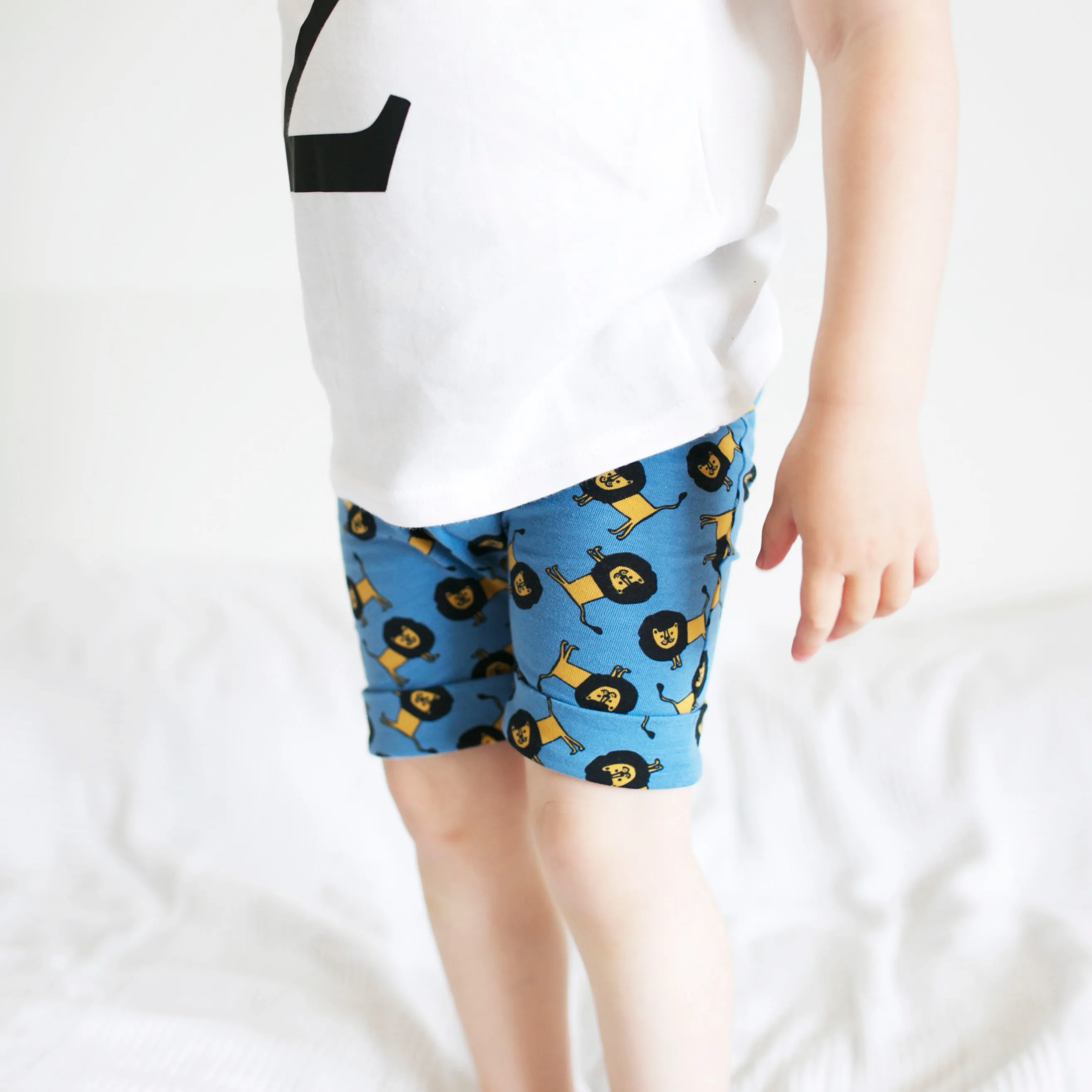 Blue Lion print Shorts