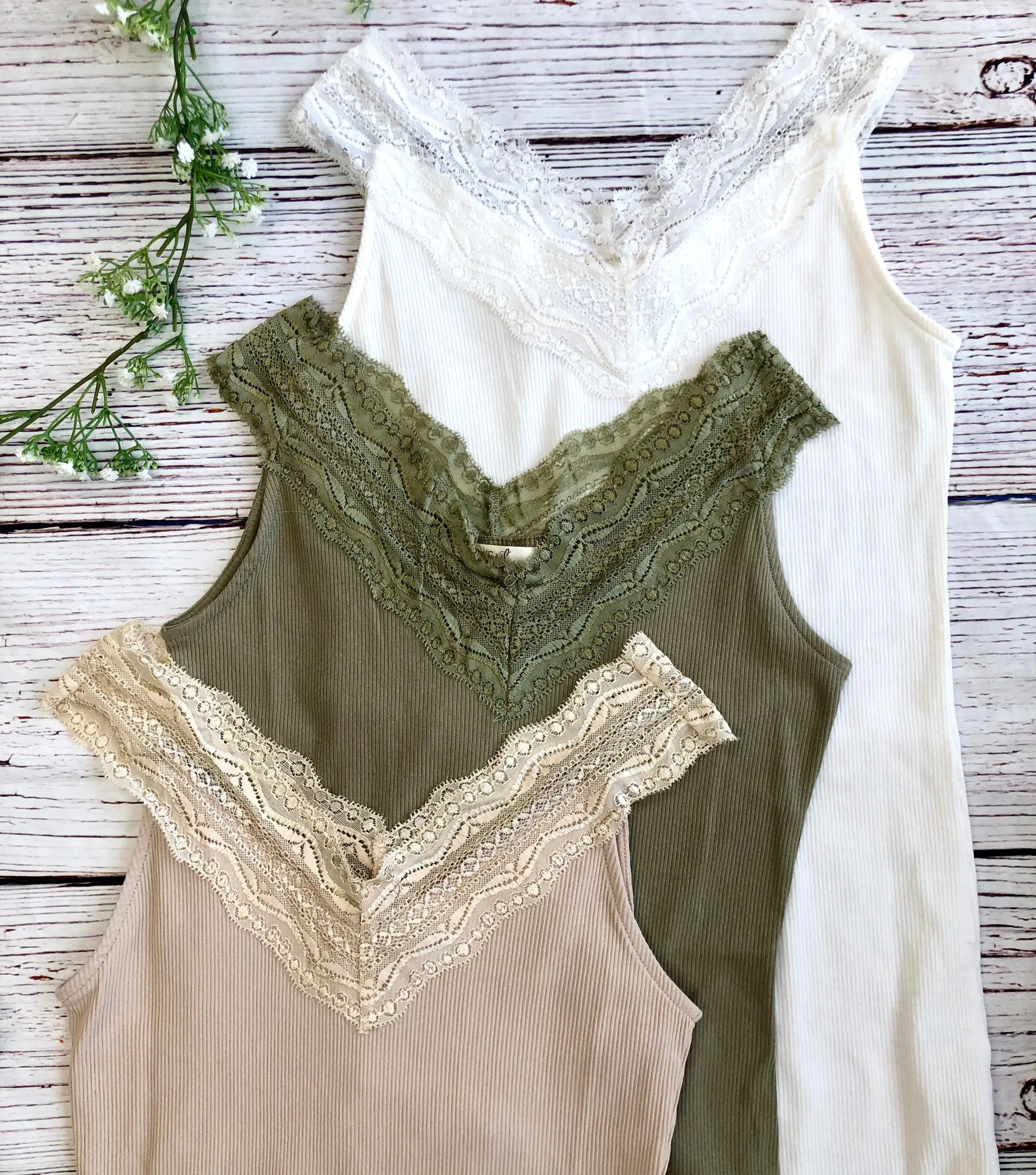 #H752 Dreaming Of A Lace Tank