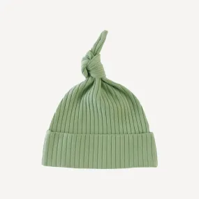 knot hat | sweet pea green | organic cotton wide rib