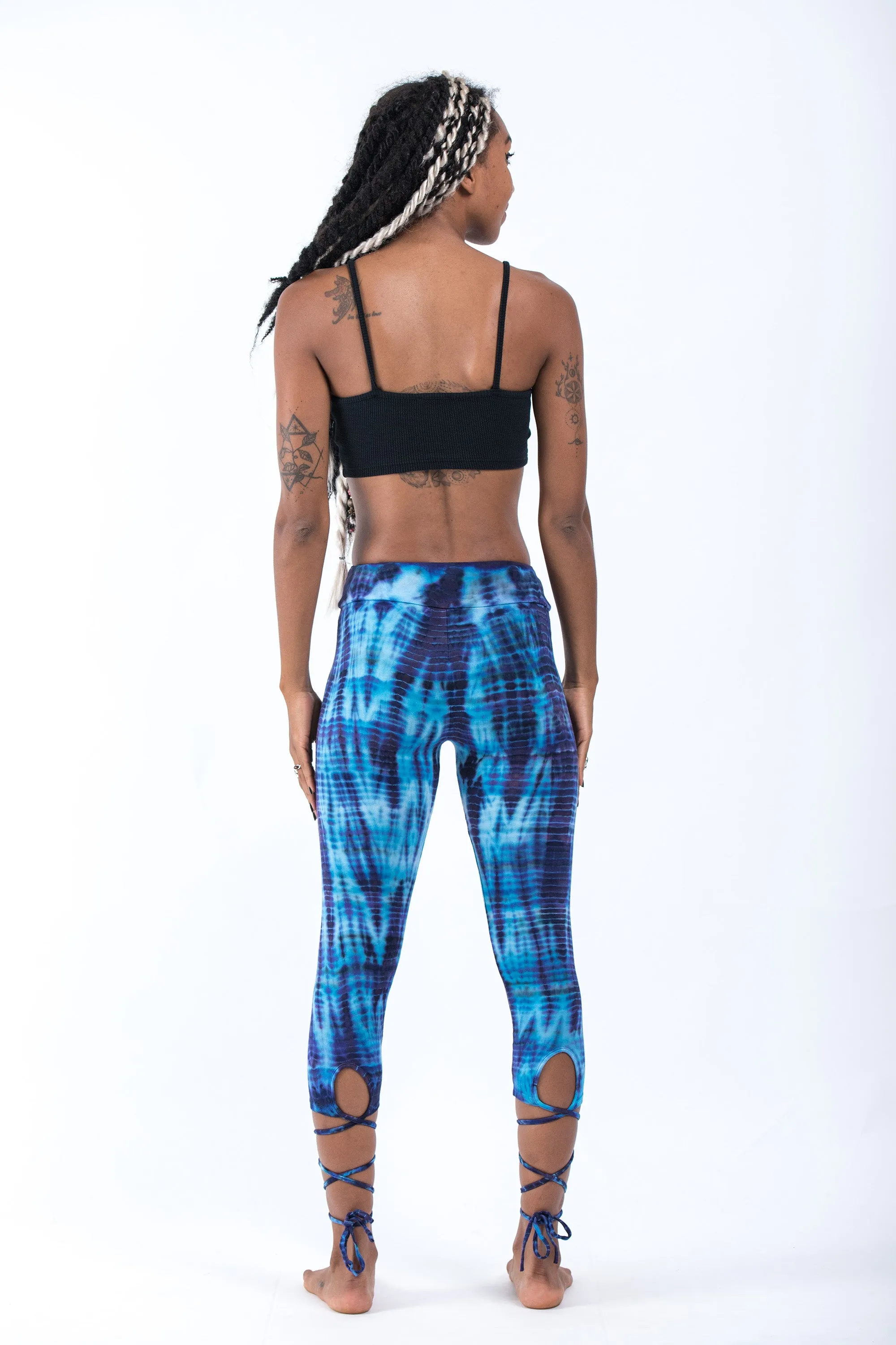 Lightning Stripes Tie Dye Cotton Capri Leggings in Indigo