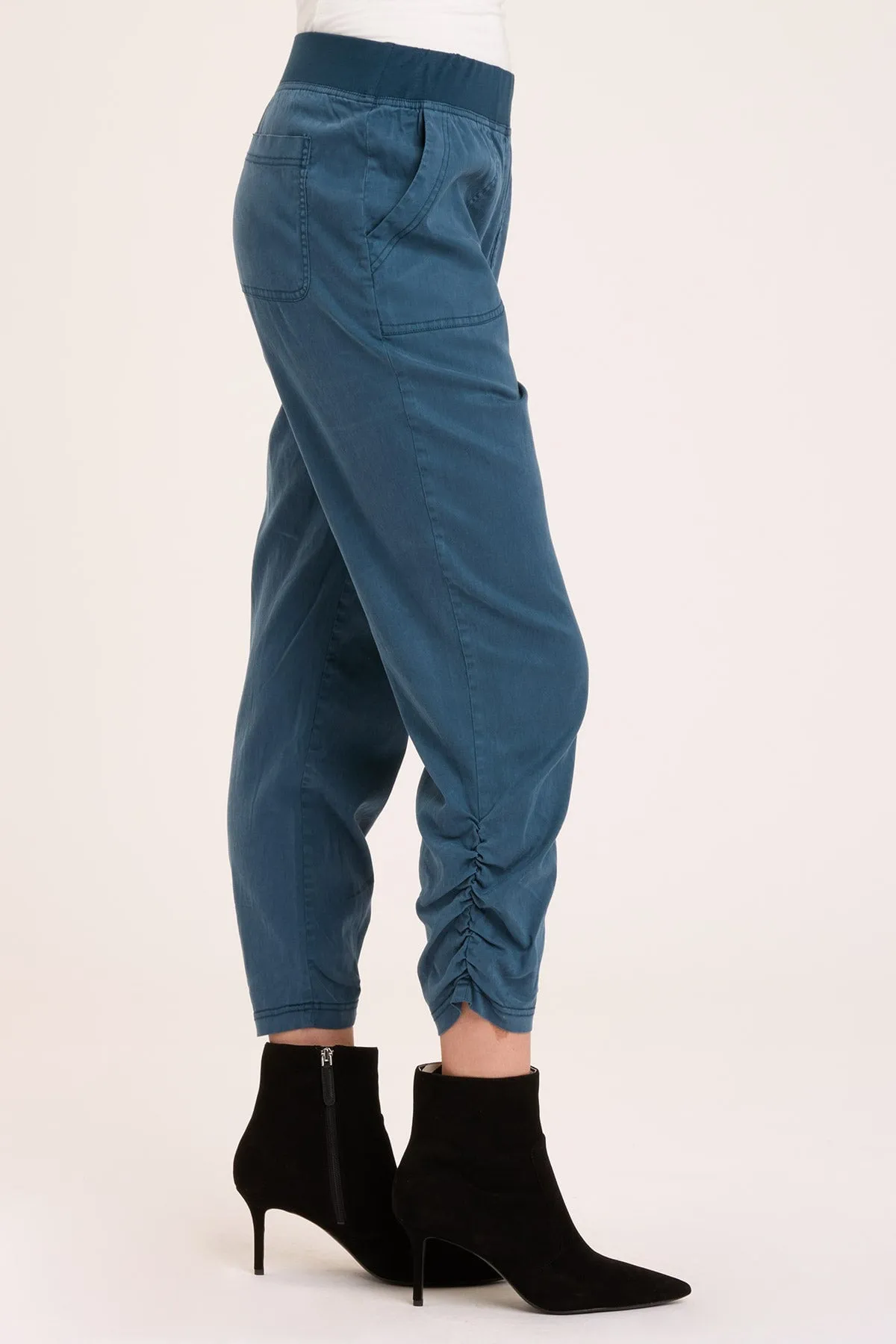 Lyan Slim Pant