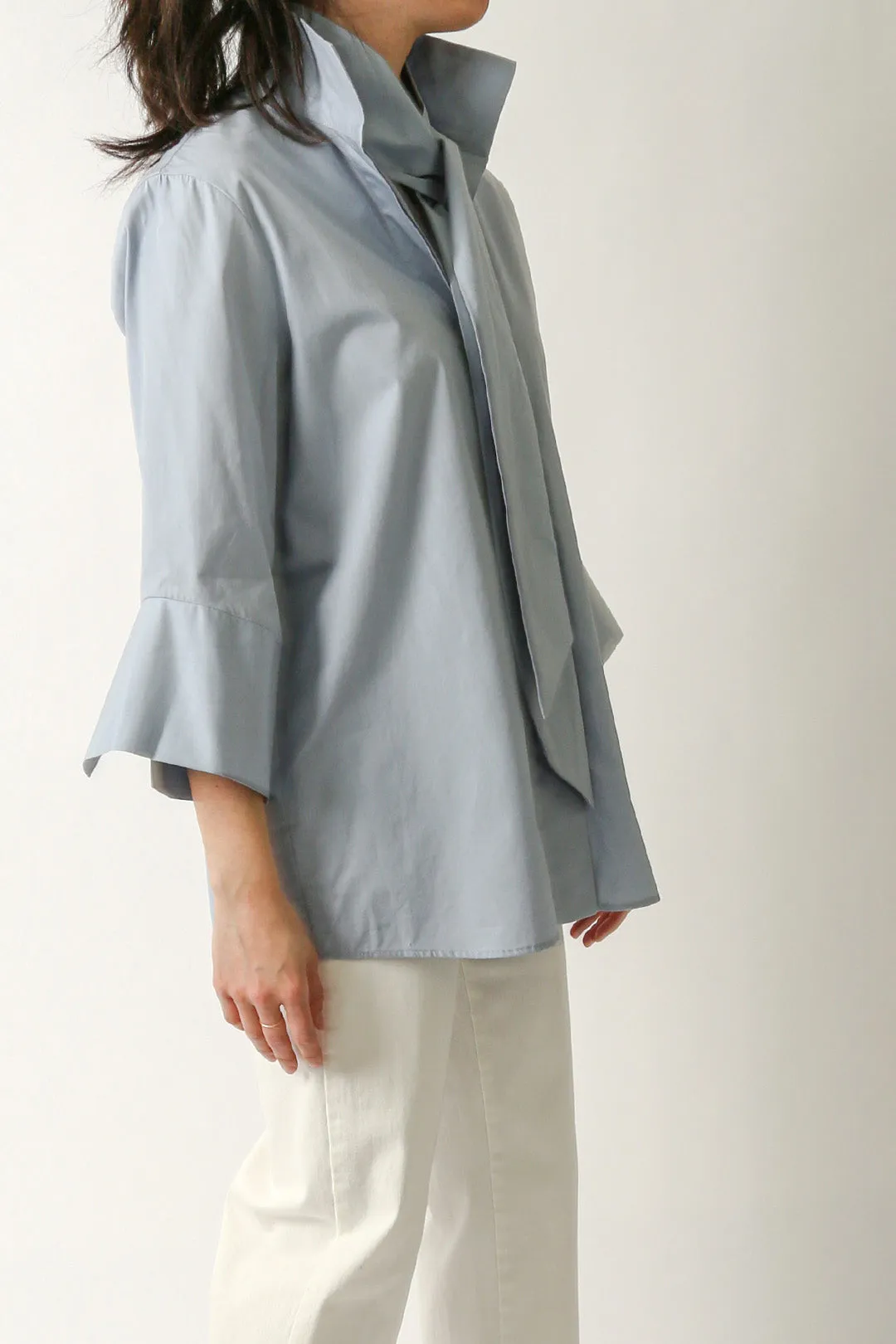 SCARLETT BLOUSE IN ITALIAN COTTON DOVE BLUE-GREY