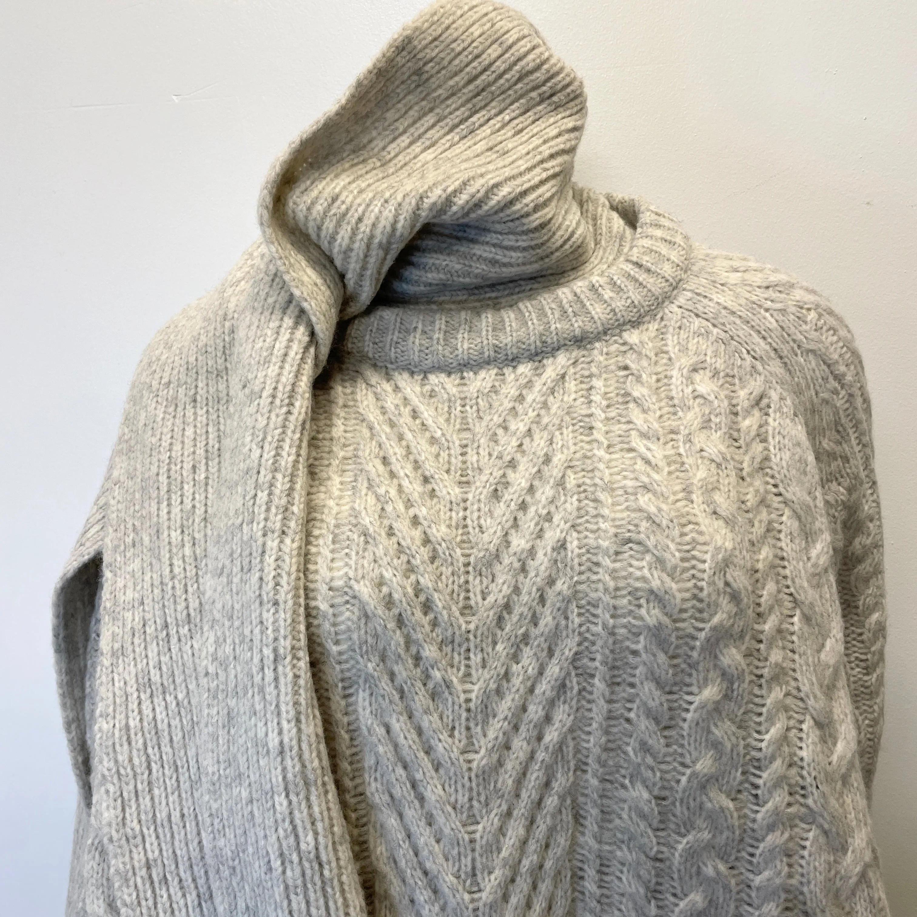 Y2K Marc by Marc Jacobs Vintage Designer Chunky Cable Knit Sweater with Detachable Scarf